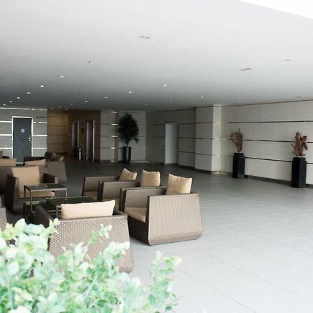 נוסג'יה Ashton Meridin Suites מראה חיצוני תמונה